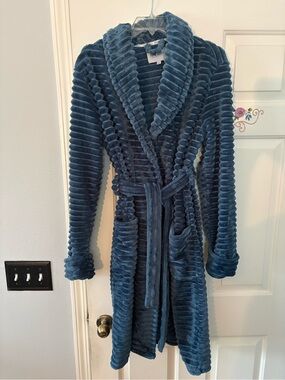 Nine West Sleepwear Cozy Plush Ribbed Shawl Collar Bathrobe - Deep Blue Size M